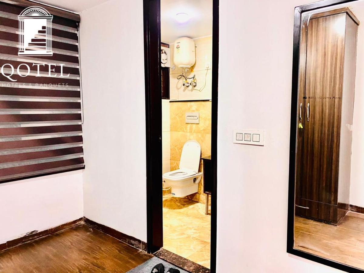 Qotel Hotel Rajouri Garden Above Ritu Marbles, Near Rajouri Garden Metro Station-Couple Friendly New Delhi Bagian luar foto