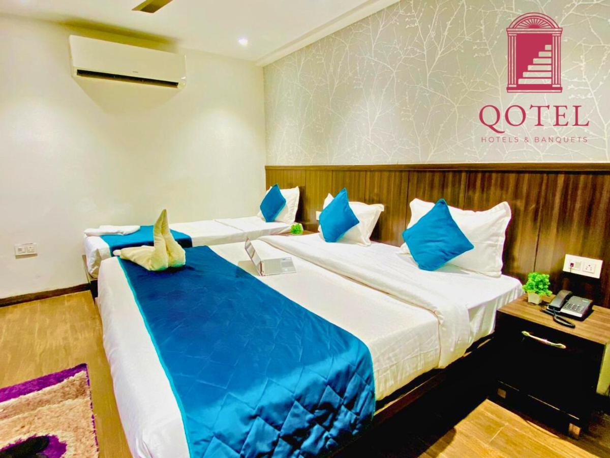 Qotel Hotel Rajouri Garden Above Ritu Marbles, Near Rajouri Garden Metro Station-Couple Friendly New Delhi Bagian luar foto
